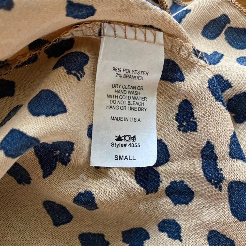 Entro Leopard Print Tunic With Flutter Sleeves - image 6